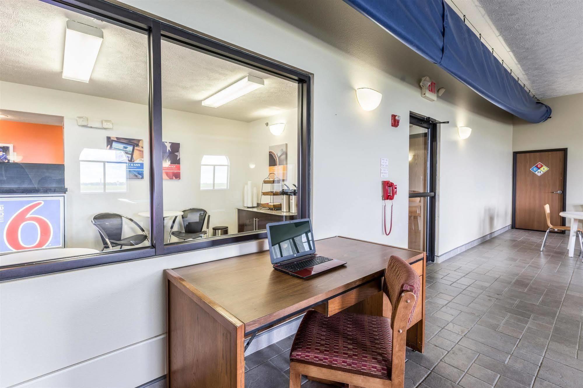 Motel 6 Percival Ia מראה חיצוני תמונה